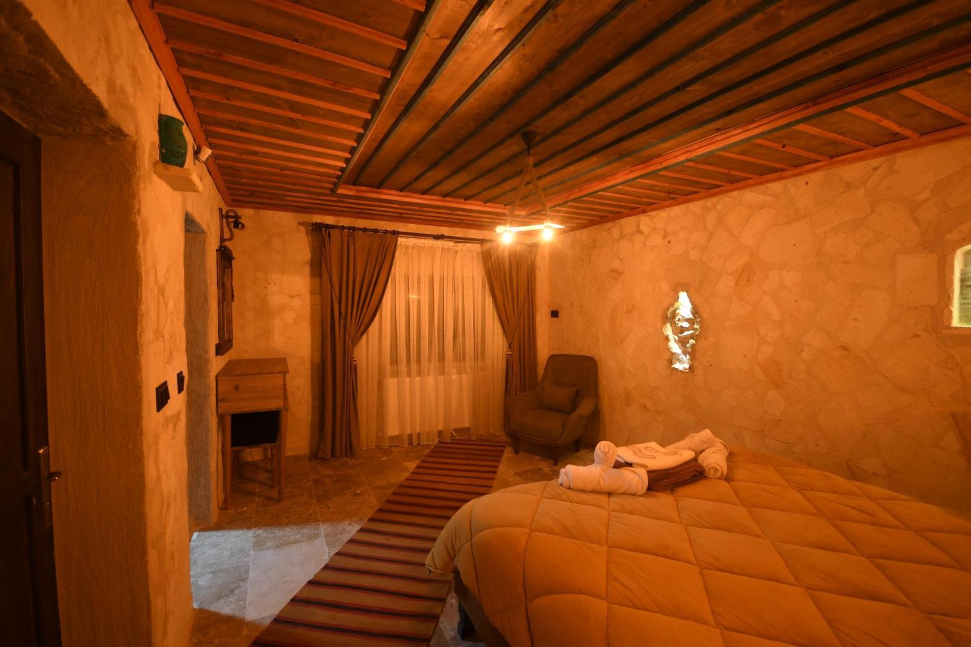 Stone Owl Otel & Restaurant Учгісар Екстер'єр фото