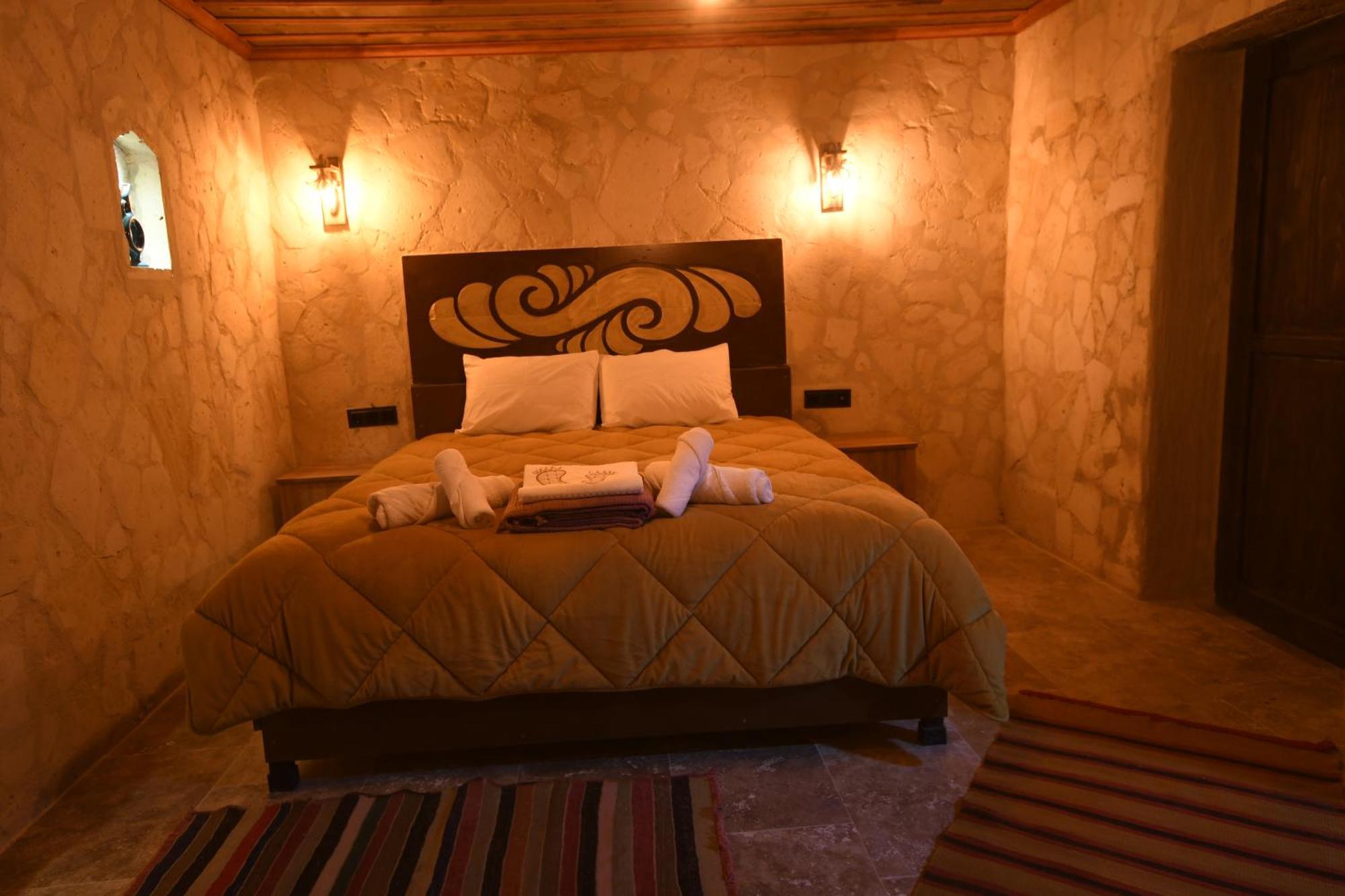 Stone Owl Otel & Restaurant Учгісар Екстер'єр фото