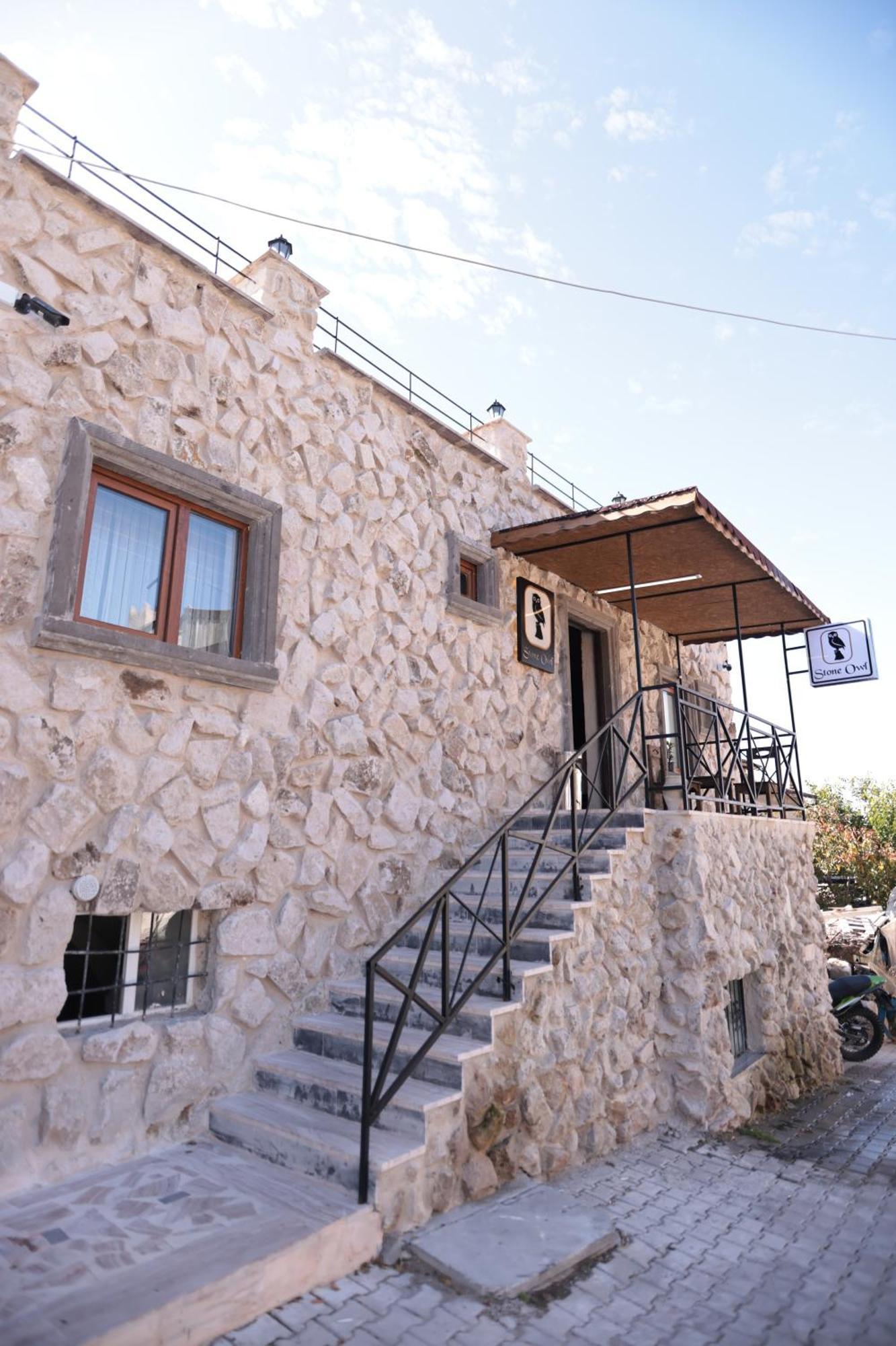 Stone Owl Otel & Restaurant Учгісар Екстер'єр фото