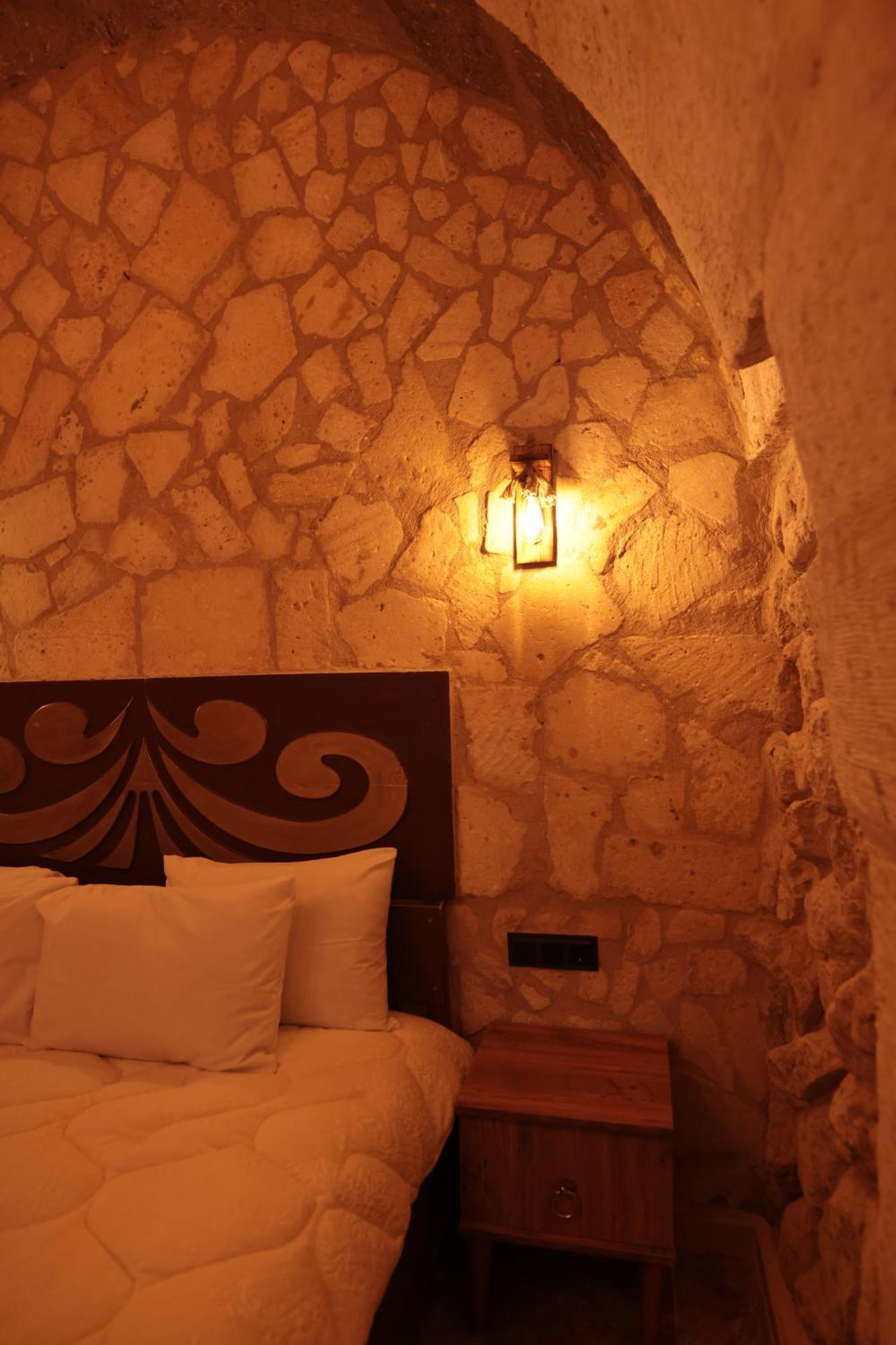 Stone Owl Otel & Restaurant Учгісар Екстер'єр фото
