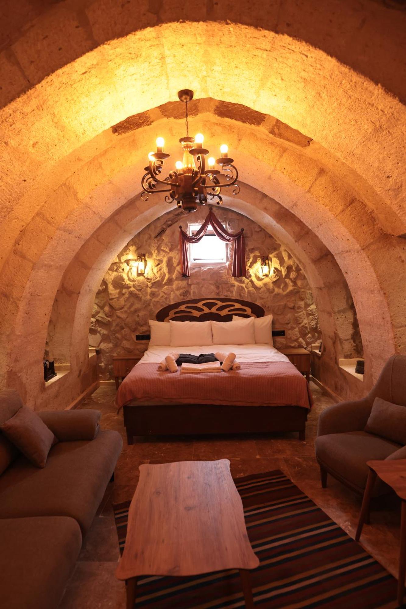 Stone Owl Otel & Restaurant Учгісар Екстер'єр фото