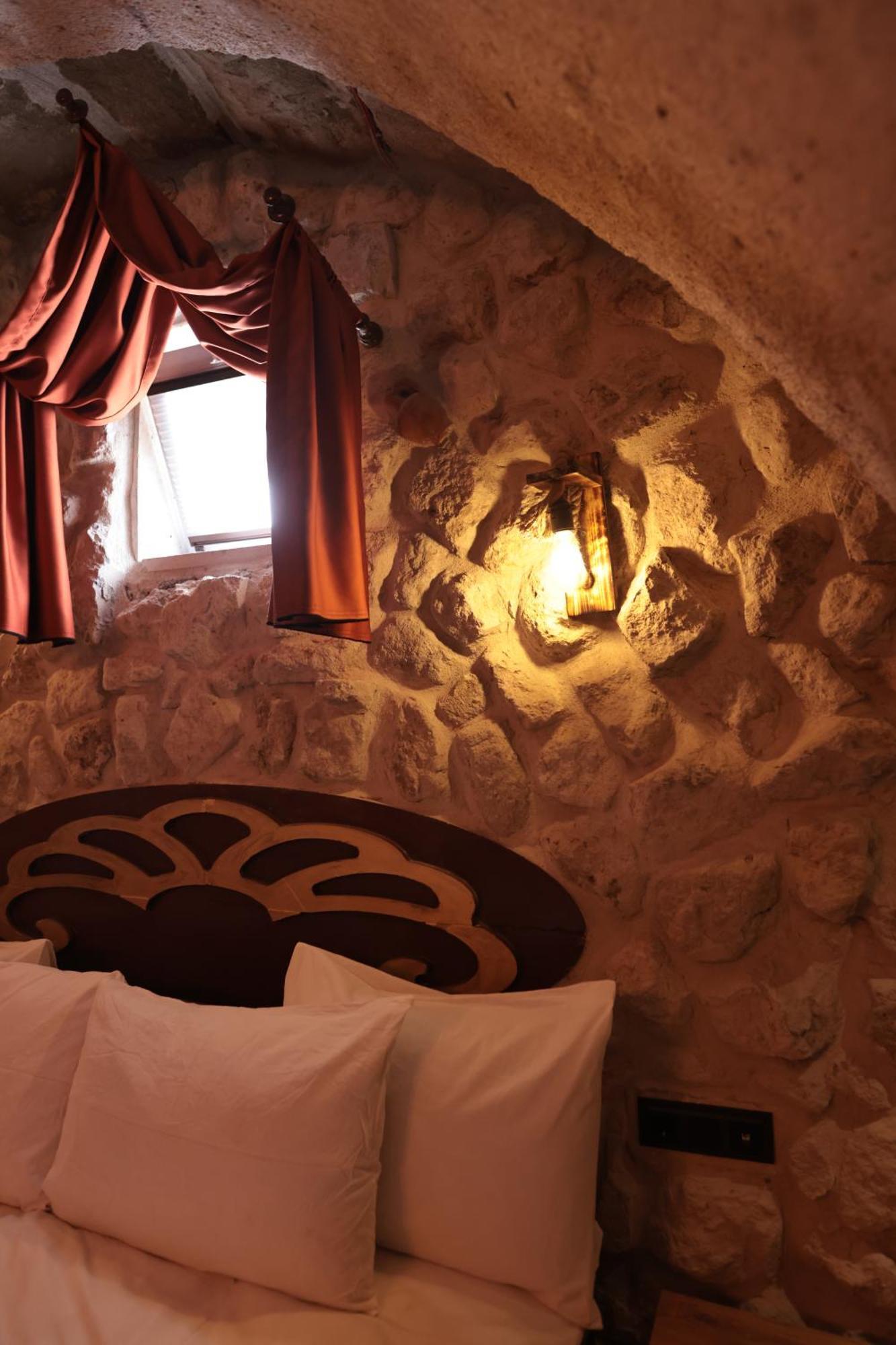 Stone Owl Otel & Restaurant Учгісар Екстер'єр фото