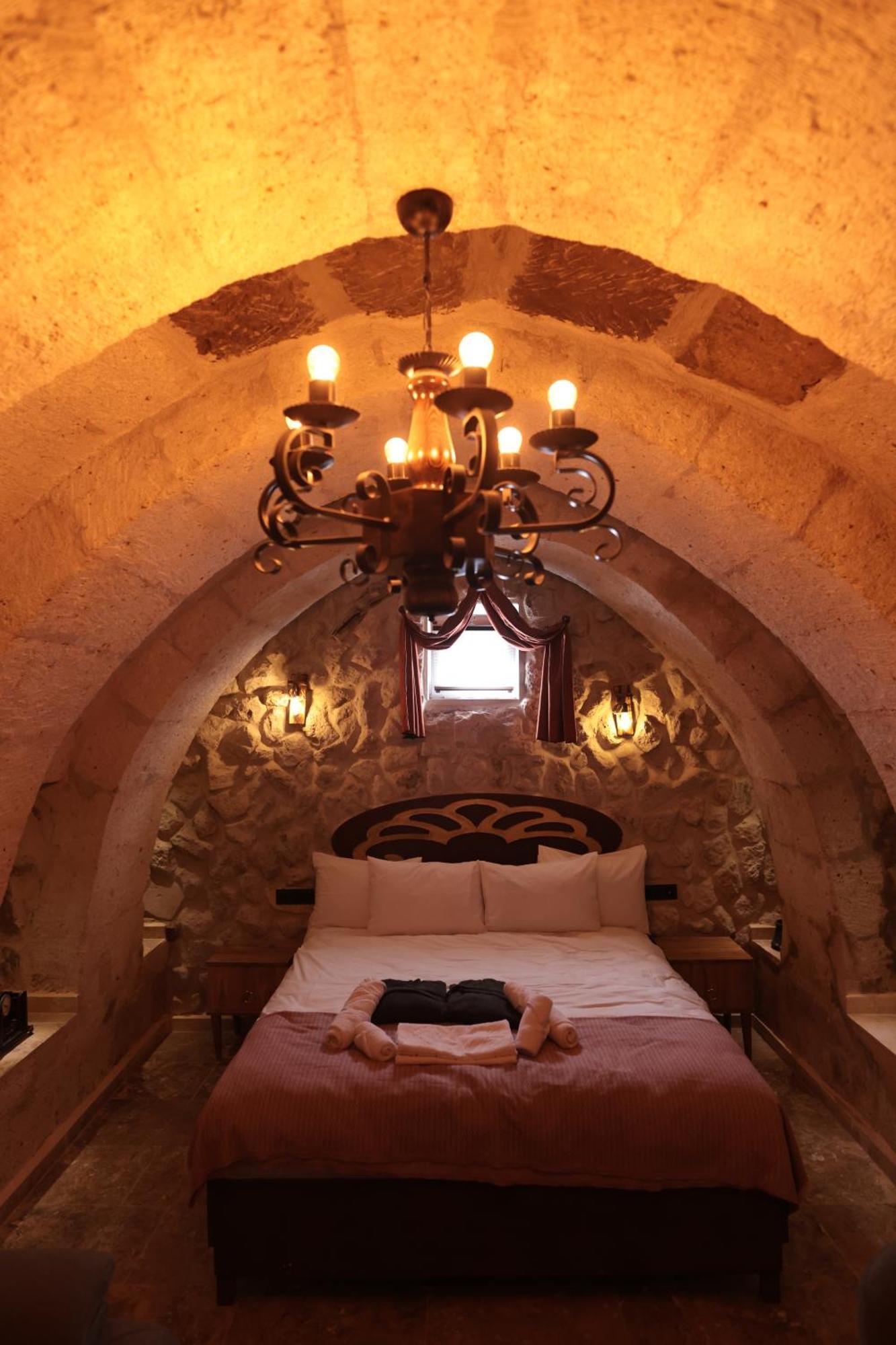 Stone Owl Otel & Restaurant Учгісар Екстер'єр фото