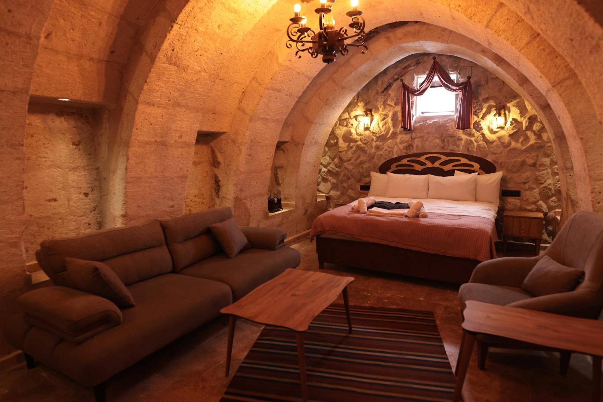 Stone Owl Otel & Restaurant Учгісар Екстер'єр фото