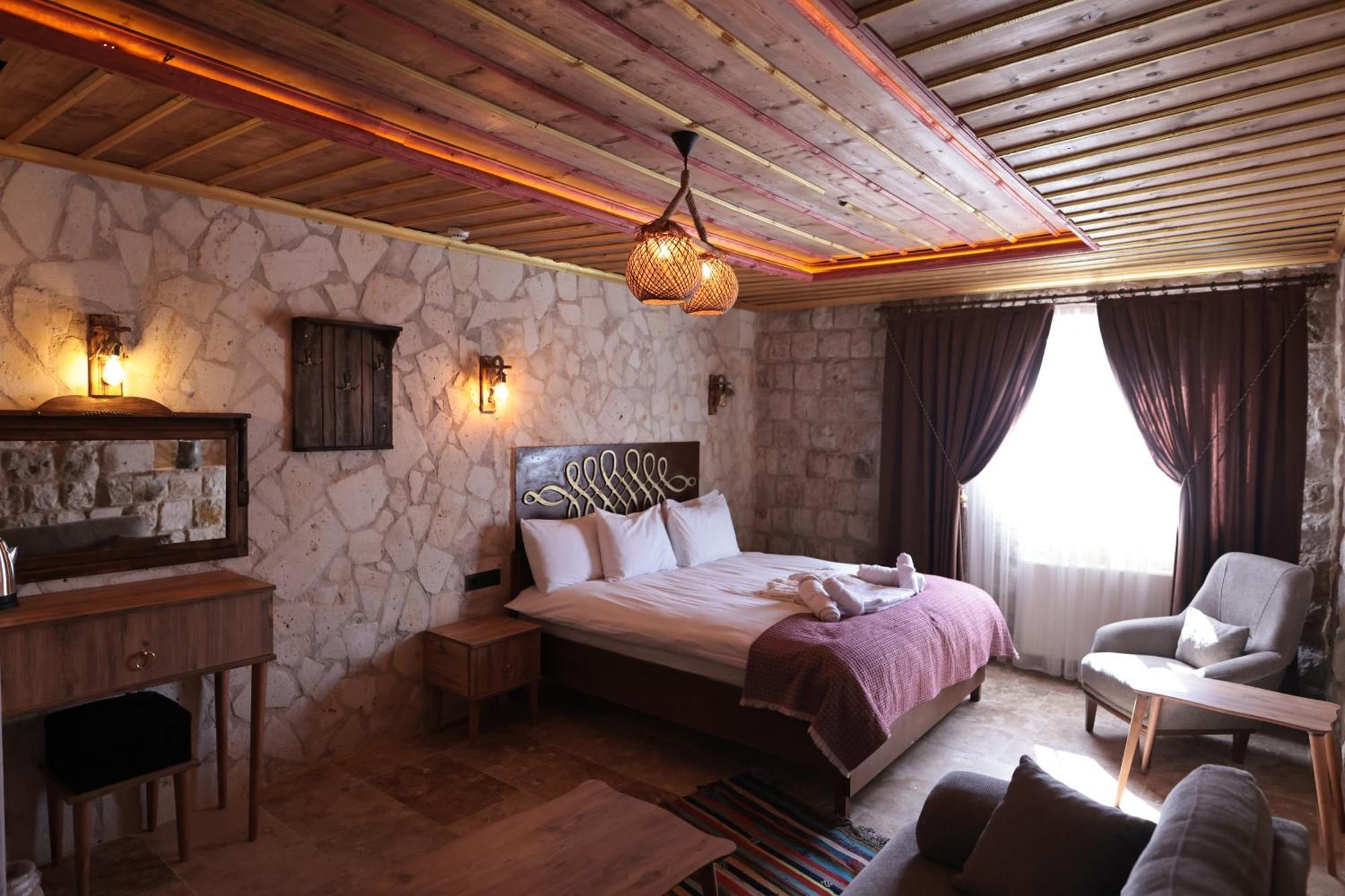 Stone Owl Otel & Restaurant Учгісар Екстер'єр фото