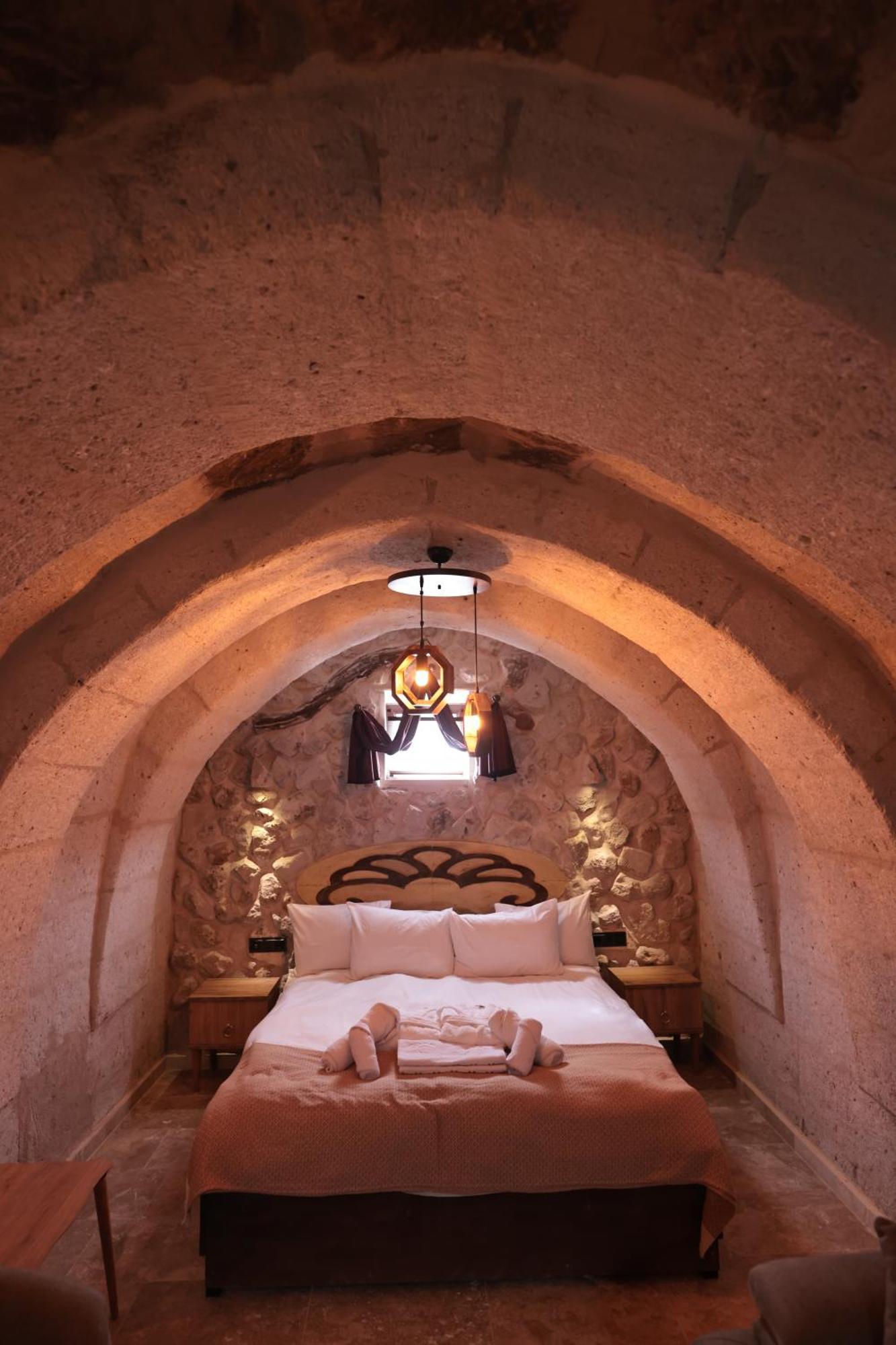 Stone Owl Otel & Restaurant Учгісар Екстер'єр фото