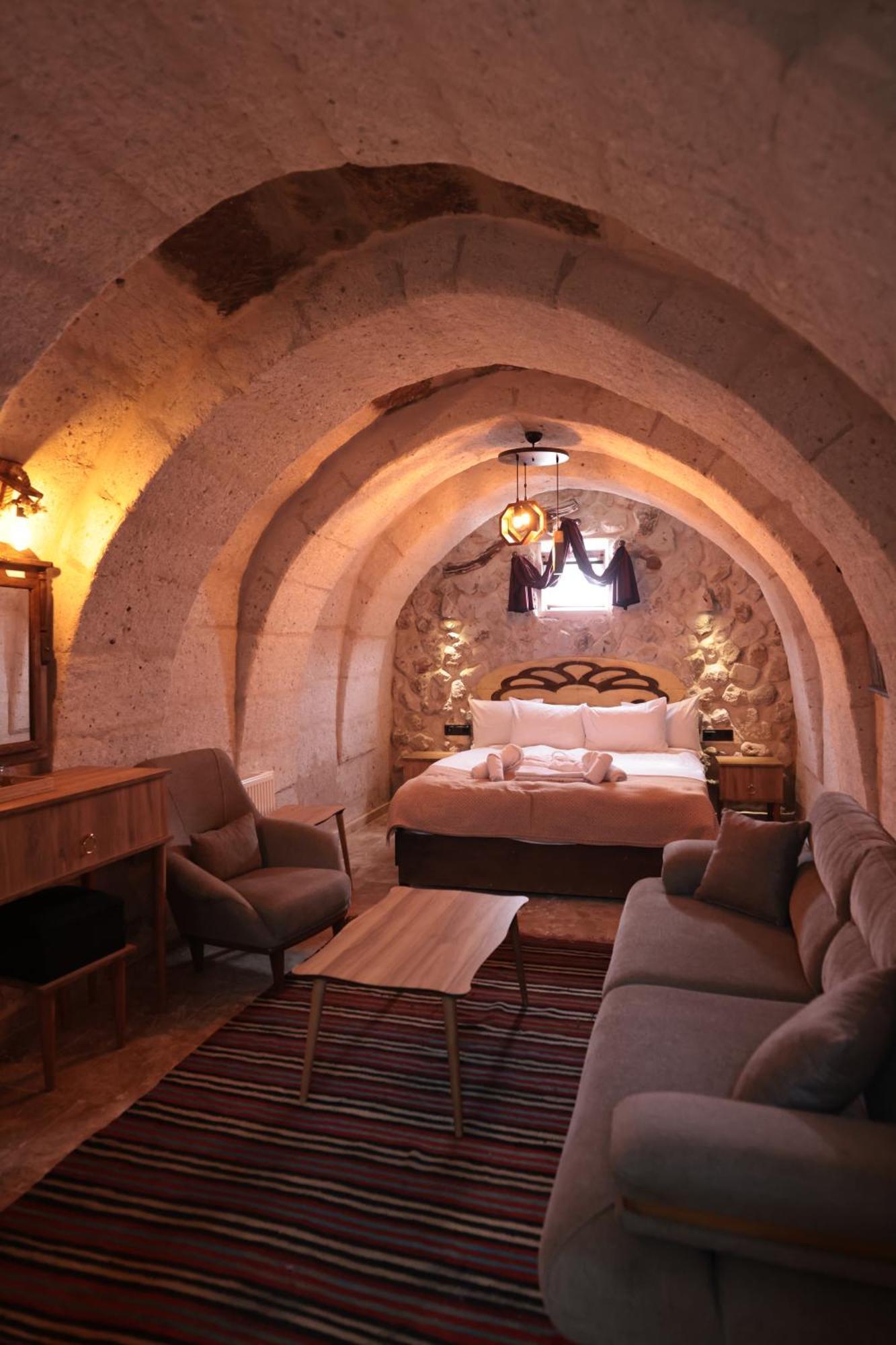 Stone Owl Otel & Restaurant Учгісар Екстер'єр фото