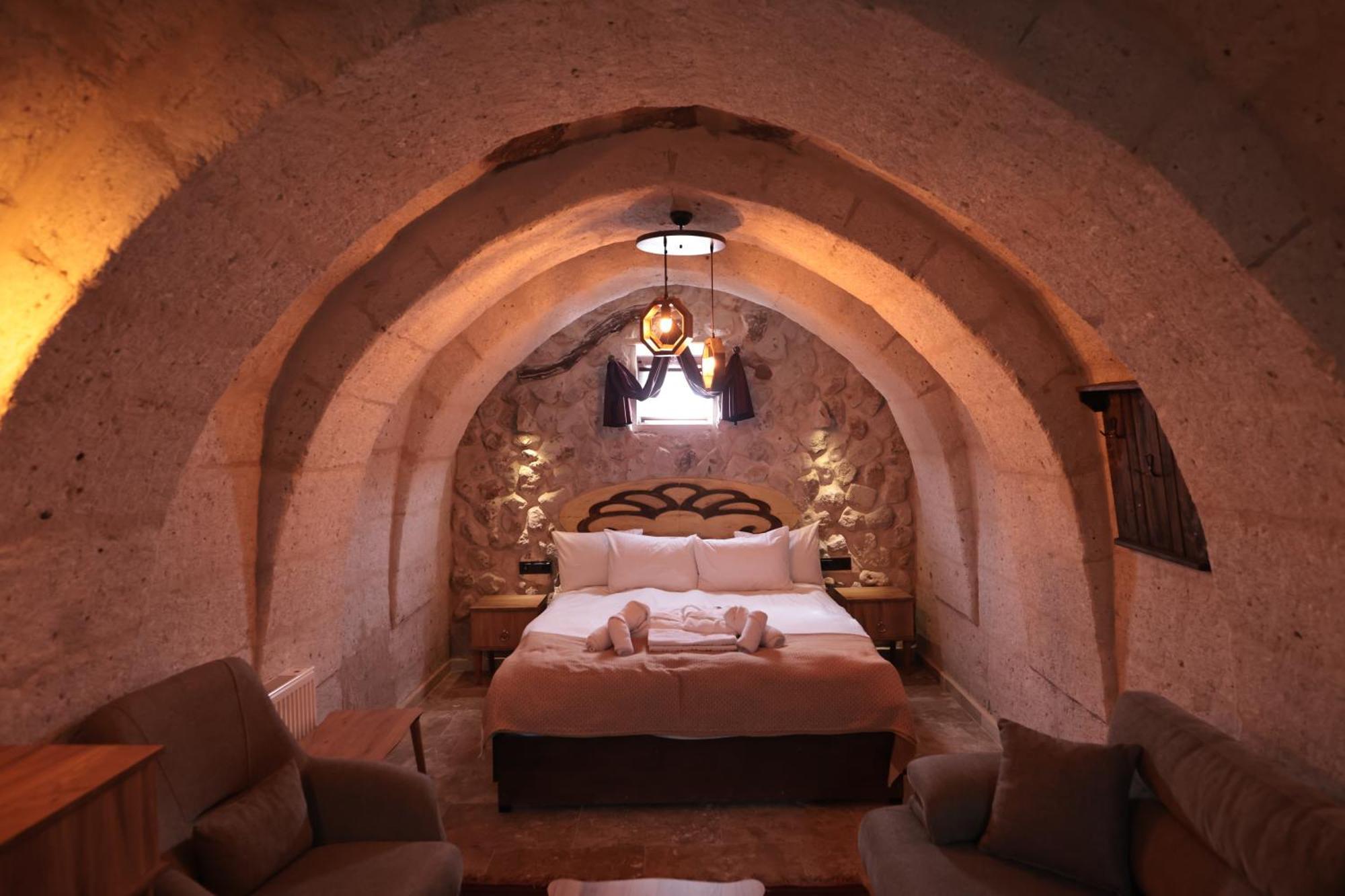 Stone Owl Otel & Restaurant Учгісар Екстер'єр фото