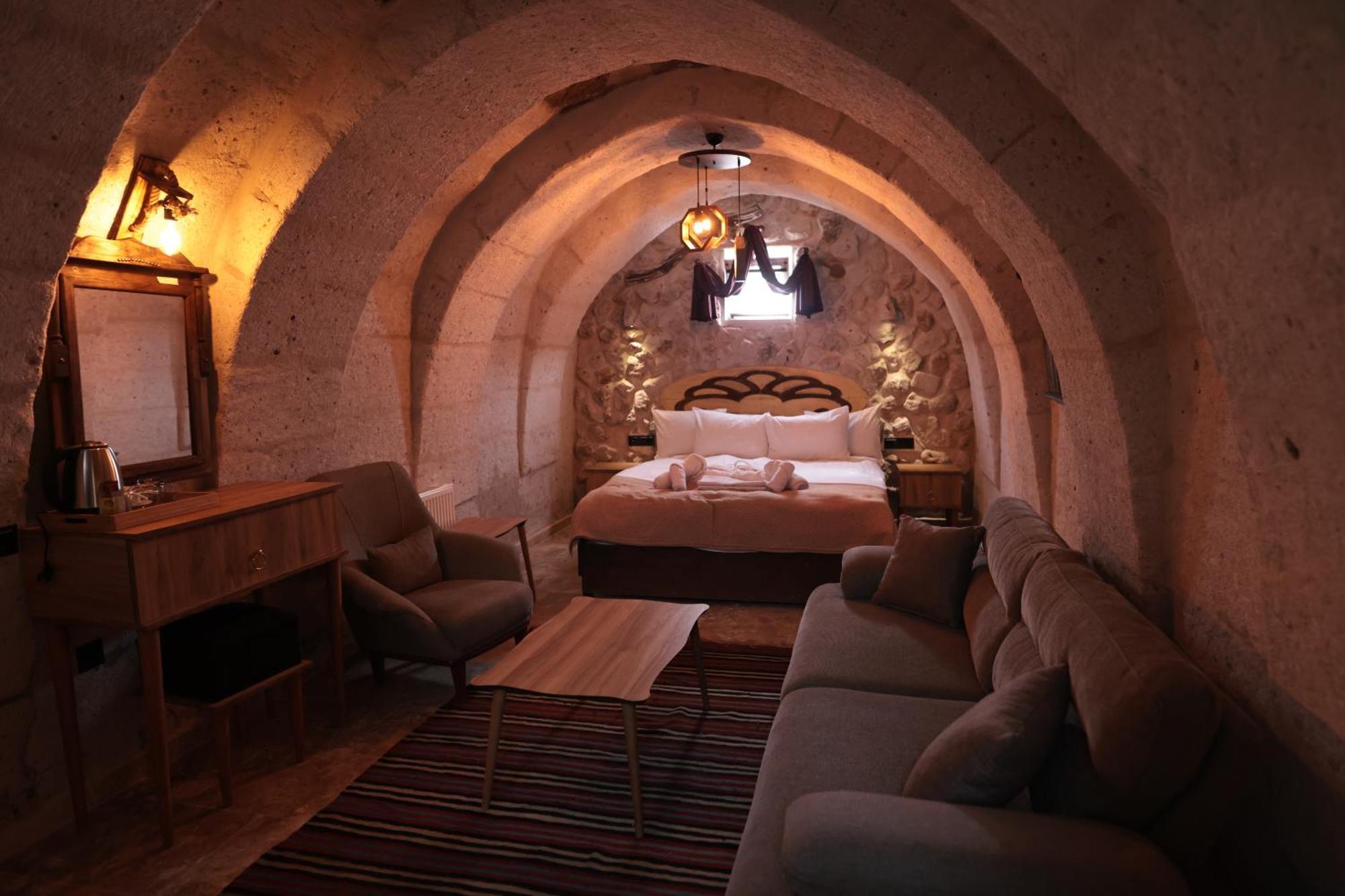 Stone Owl Otel & Restaurant Учгісар Екстер'єр фото